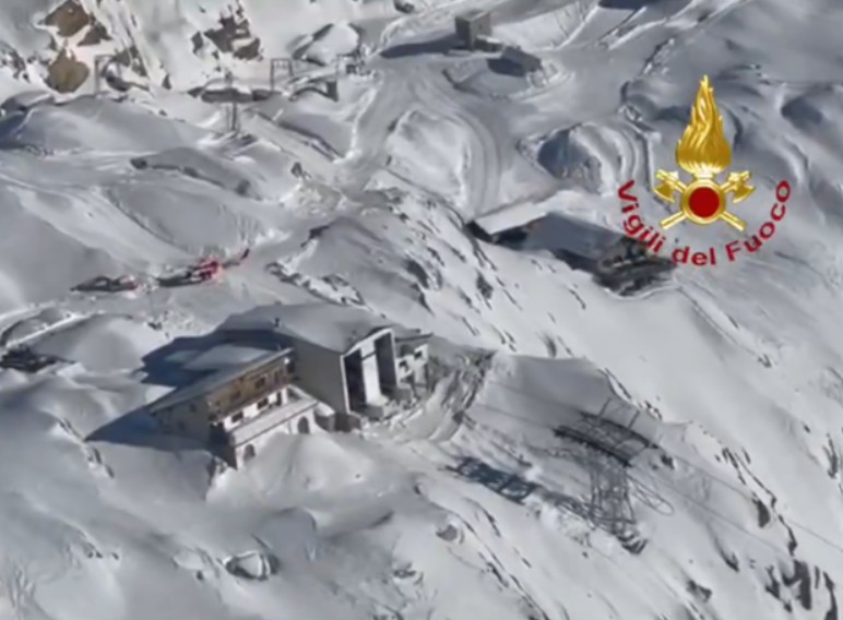 Nesreća na žičari u Italiji: Povrijeđeni putnici, 100 ljudi spašeno helikopterima