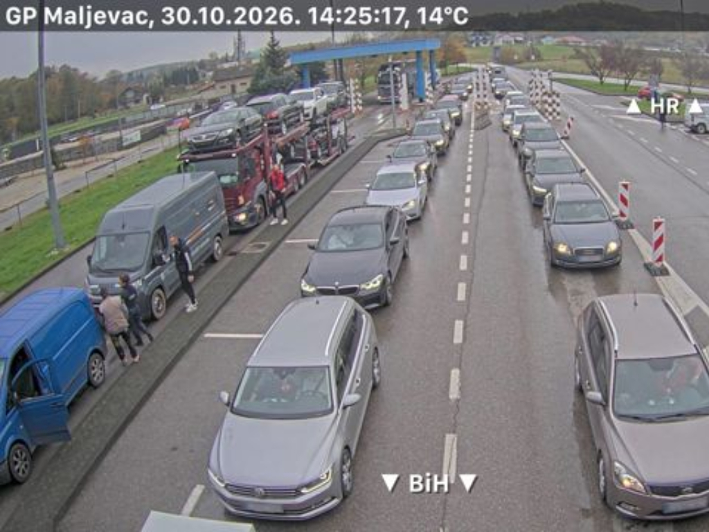 Nesreća paralizirala saobraćaj, kolone na dva granična prelaza