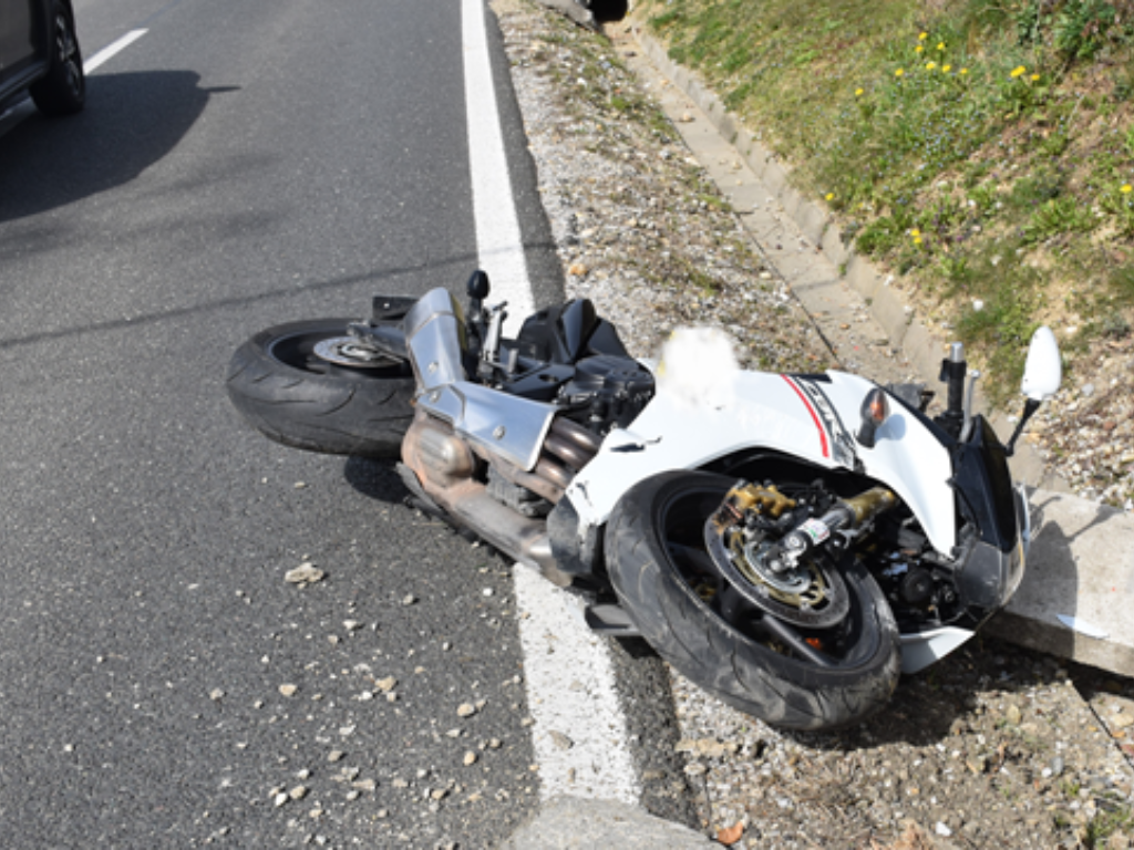 Nesreća u Gračanici: Poginuo 22-godišnji motociklista, uhapšena jedna osoba