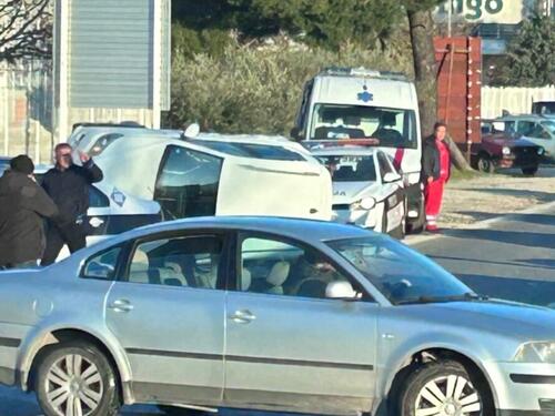 Nesreća u Mostaru: Na cesti se prevrnulo vozilo