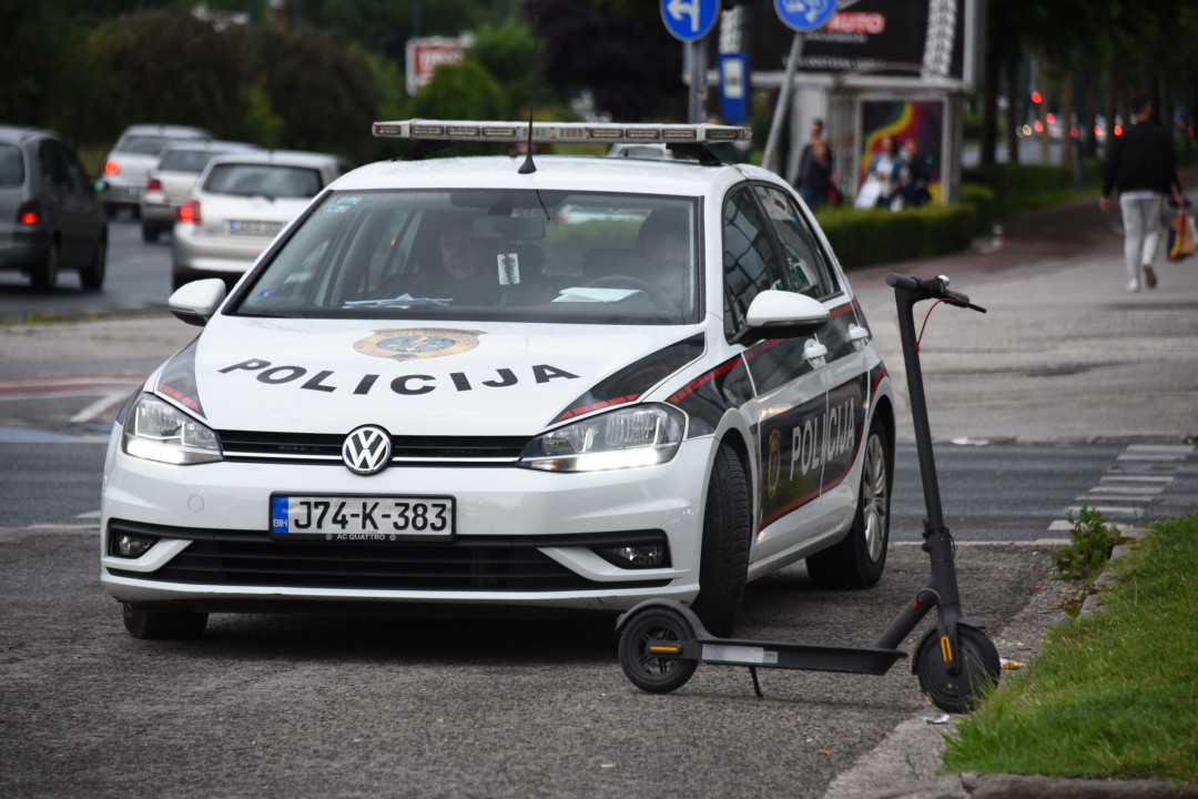 Nesreća u Sarajevu: Žena električnim romobilom oborila pješakinju