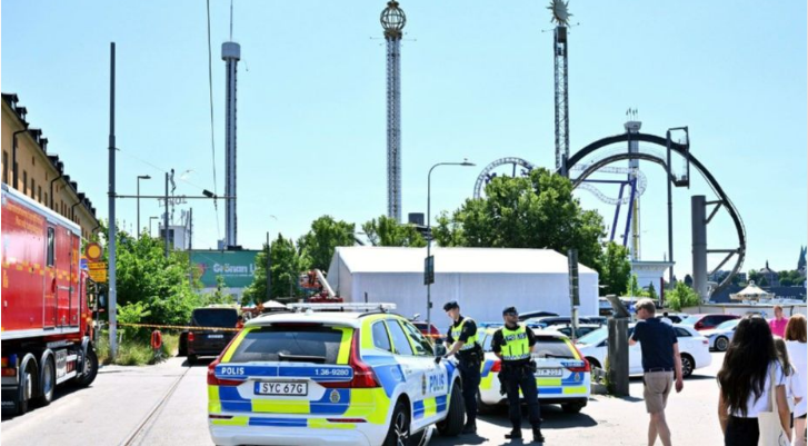 Dio roller coastera pao na tlo, jedno poginulo