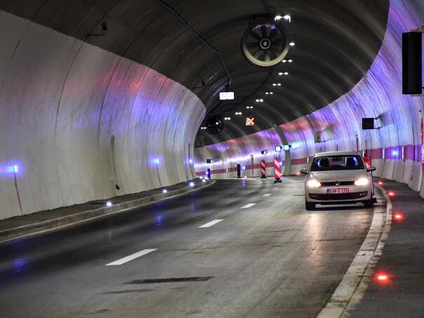 Nesreće u tunelu 1. mart i na autoputu A1, usporen saobraćaj