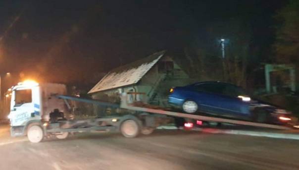 Nesreća u Zavidovićima: Sudarila se dva vozila, povrijeđen pješak