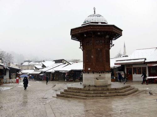 Nestabilno vrijeme sa snijegom ili susnježicom, u nizinama kiša