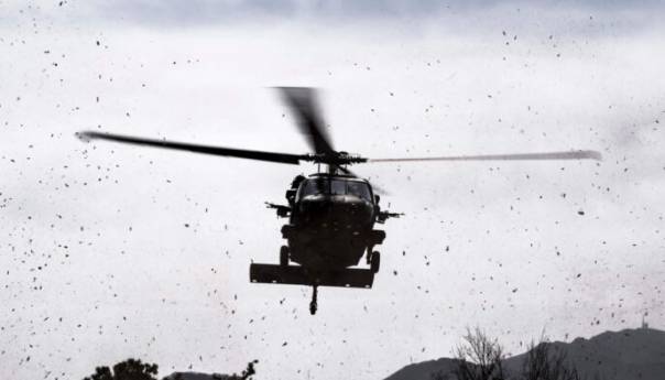 Nestao japanski vojni helikopter s nekoliko ljudi