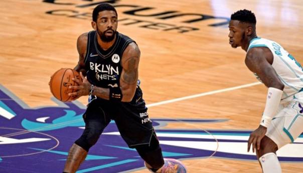 Netsi izbacili Irvinga iz ekipe dok se ne vakciniše