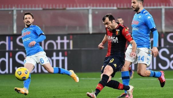 Neuništivi Pandev srušio Napoli