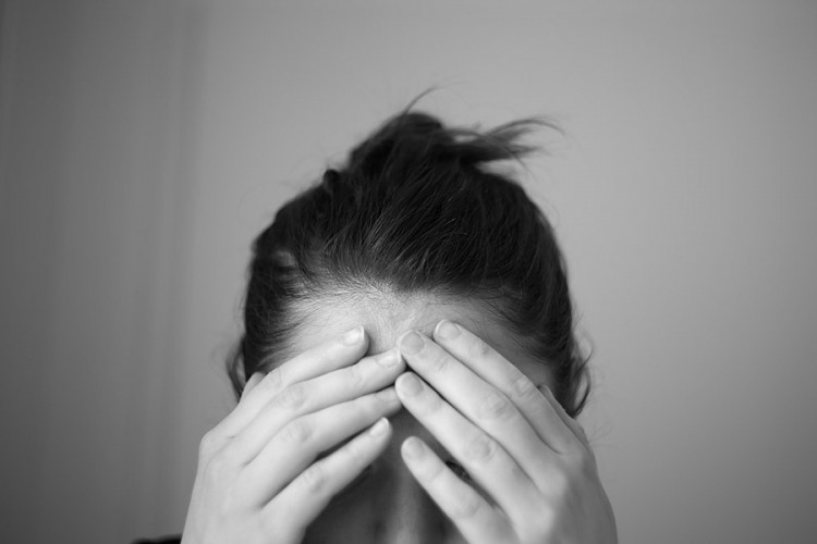 Neurološki problemi kod svake treće osobe oporavljene od korone