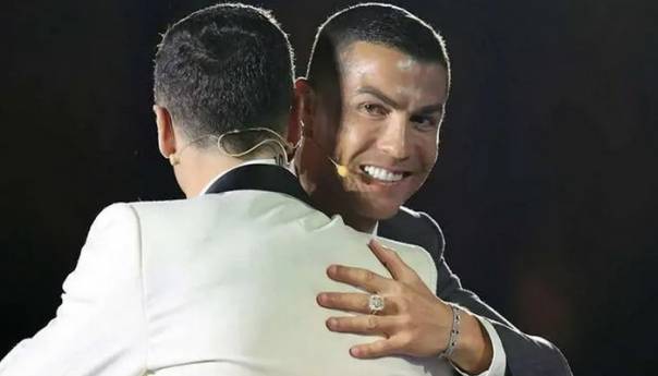 Nevjerovatan gest Ronalda, nagradu za igrača godine prepustio Lewandowskom