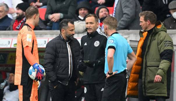 Nevjerovatan propust: Bayern protiv Freiburga imao 12 igrača na terenu