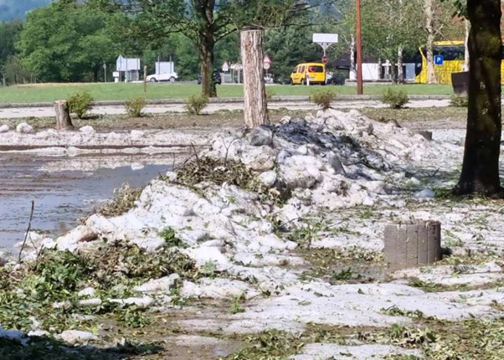 Nevrijeme na sjeveru Hrvatske nanijelo štetu poljoprivrednicima