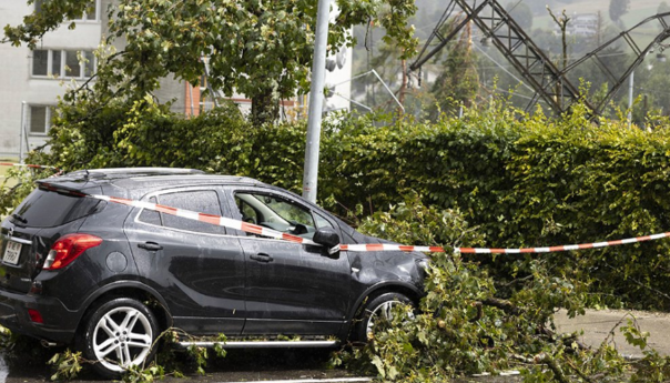 Nevrijeme na sjeveru Italije: Poginula žena, ogromna materijalna šteta