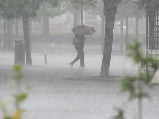 Nevrijeme paralisalo Banja Luku i izazvalo saobraćajni kolaps