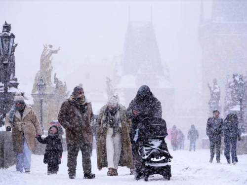 Nevrijeme širom Evrope: Otkazani letovi, obustava saobraćaja i žuta upozorenja