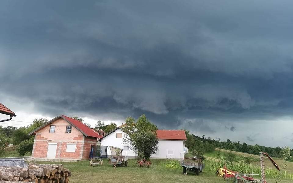 Nevrijeme u BiH: Superćelijska oluja kod Prijedora 