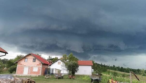 Nevrijeme u BiH: Superćelijska oluja kod Prijedora