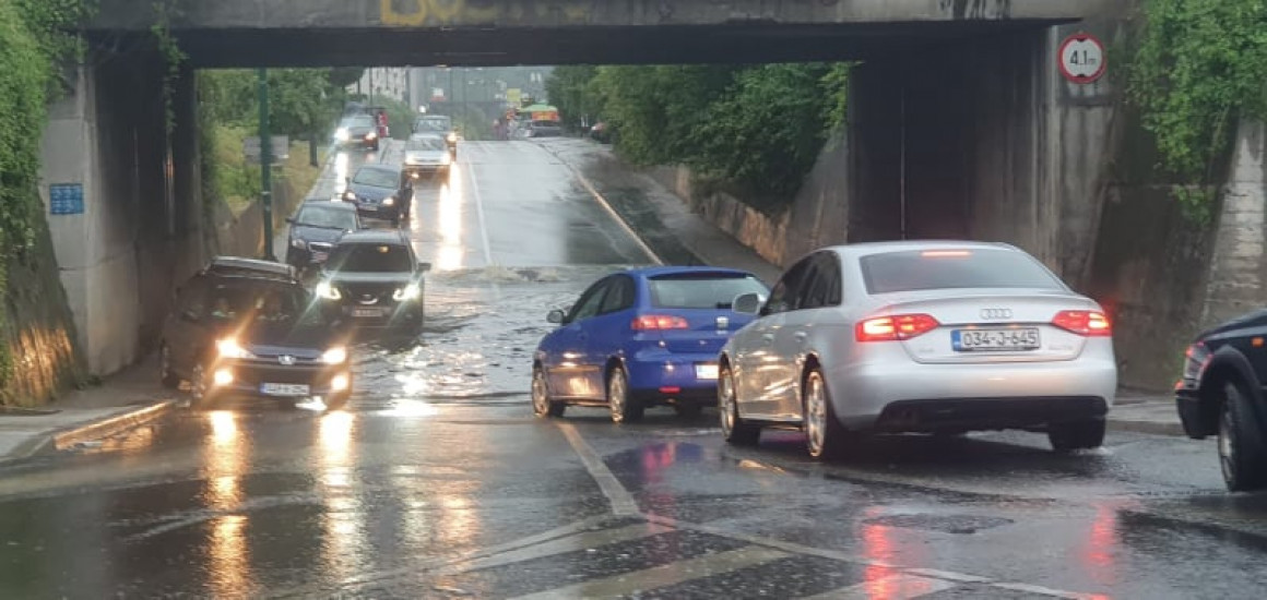 Nevrijeme u Sarajevu, pojedine ulice pod vodom