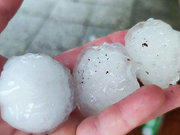 Nevrijeme u Sloveniji, padao grad veličine jaja
