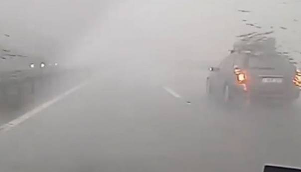 Nevrijeme u Srbiji, vjetar čupao drveće u Vojvodini