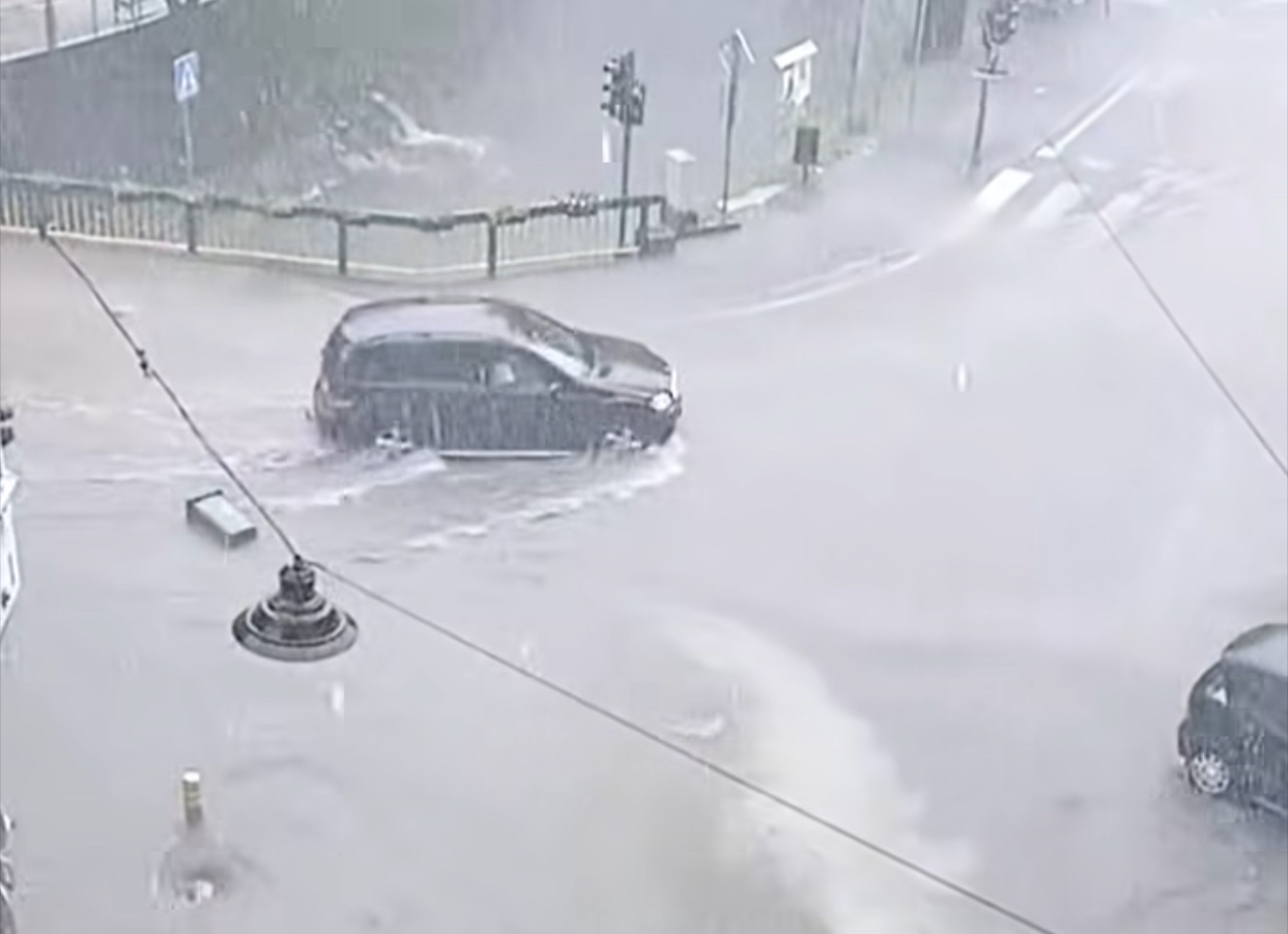 Nevrijeme u Tešnju, ulice pod vodom