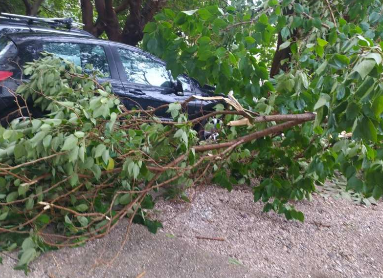Nevrijeme uzrokovalo probleme i u Čapljini, u Jablanici postavljene vreće s pijeskom