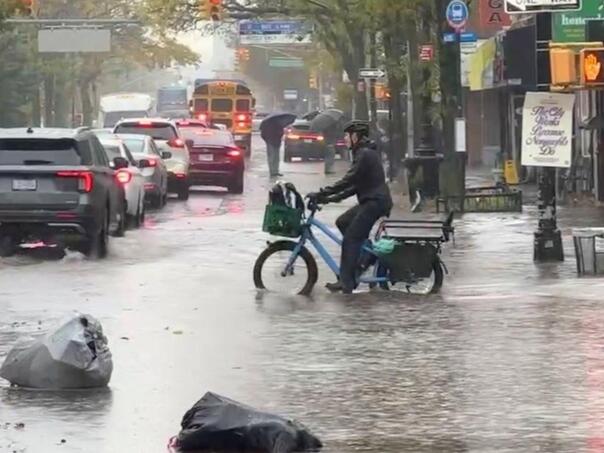 New York pod vodom: Rekordne kiše izazvale haos i odnijele živote