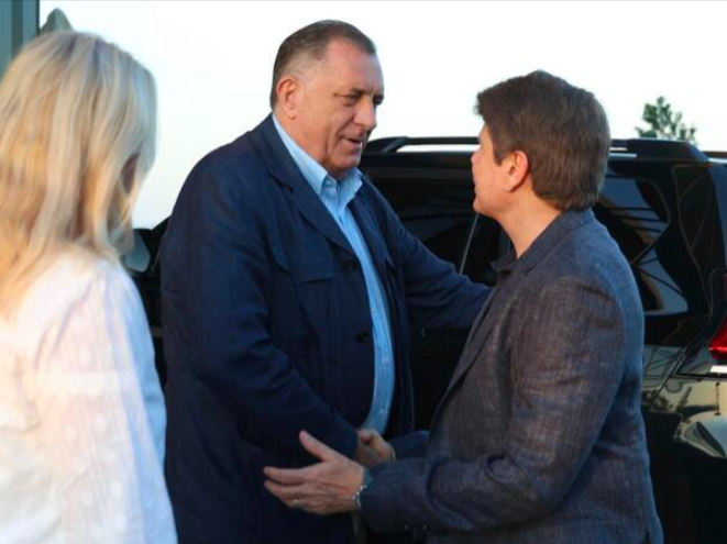 New York Times: RS trošio bar 300.000 dolara mjesečno da skine sankcije