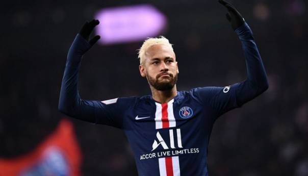 Neymar želi u Barcelonu i za upola manju platu
