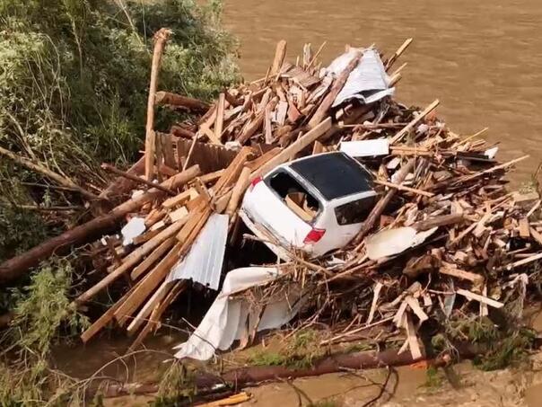 Nezabilježene poplave u Rumuniji, ima poginulih