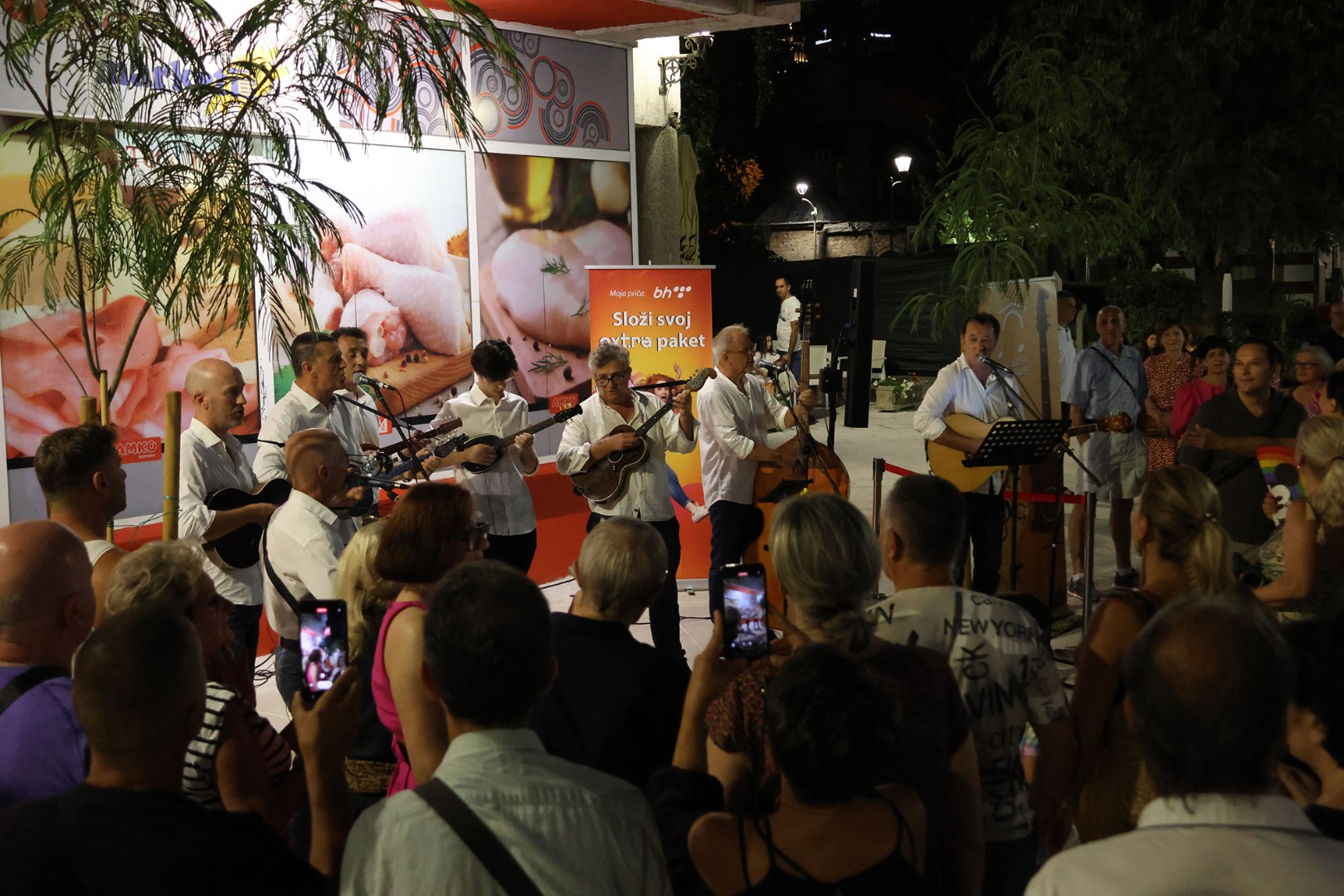 Nezaboravan koncert 'Mostarskih tamburaša' u okviru 'Mostarskog ljeta'