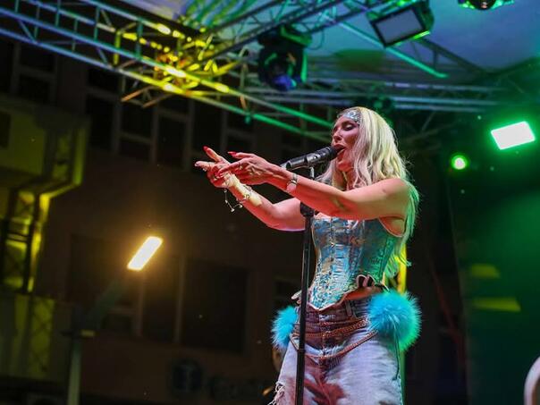 Nezaboravna Maturijada 2025 u Bihaću: Uz Senidah i 'Geronimo Opus Live' uživalo 5.000 posjetilaca