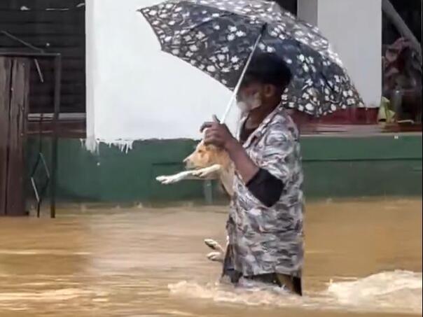 Nezapamćene poplave pogodile Šri Lanku: Helikopteri izvlače preživjele