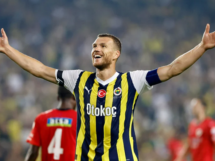 Nezaustavljivi Džeko hat-trickom uništio Pendikspor