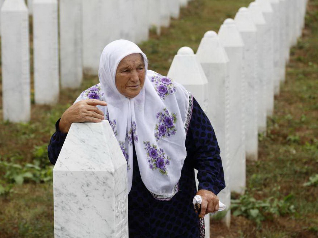 Nezira Mehmedović i dalje traži snagu među nišanima svojih sinova