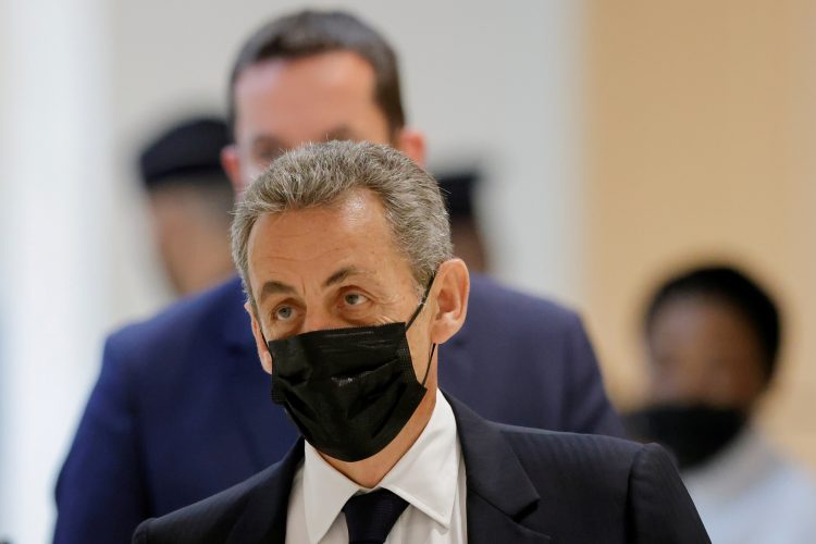 Nicolas Sarkozy osuđen na godinu dana zatvora