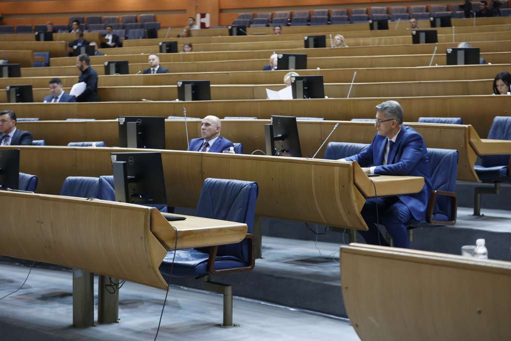 Nije prihvaćen zahtjev da se dopune Zakona o odbrani BiH razmatraju po hitnom postupku