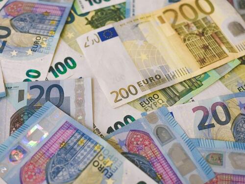 Nijemci i Austrijanci najviše koriste gotovinu u Evropskoj uniji