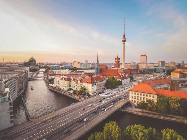Nijemcima do 46 godina potrebna dozvola od vojske za odlazak iz zemlje