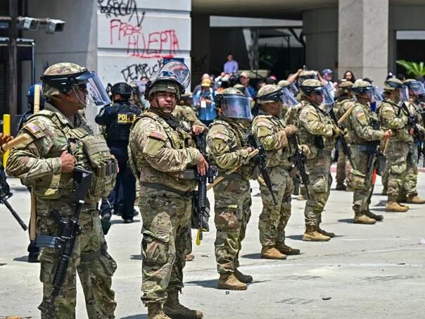 Nikada u historiji nije bilo ovoliko Nacionalne garde u američkim gradovima