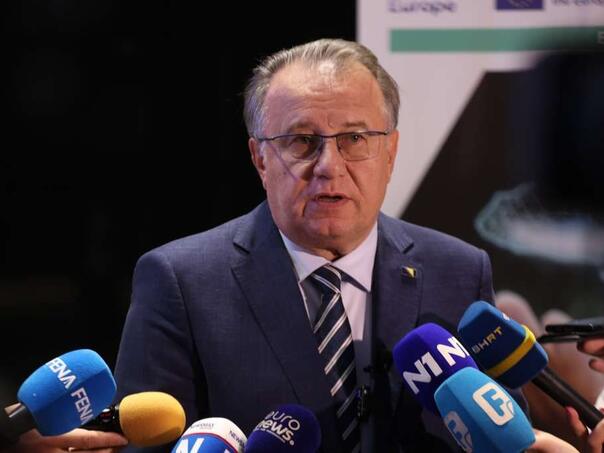 Nikišć: Važno je jačati vojsku i imati partnere koji će biti tu ako "zapne"