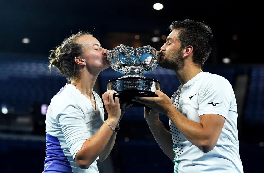 Nikola Mektić osvojio Australian Open u dublu sa Barborom Krejčikovom