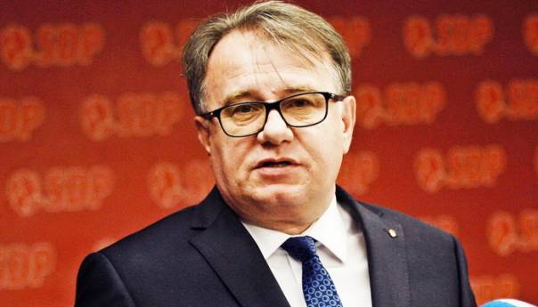 Nikšić: Ako Inzko ne reaguje, onda je Dodikov saučesnik u razbijanju BiH