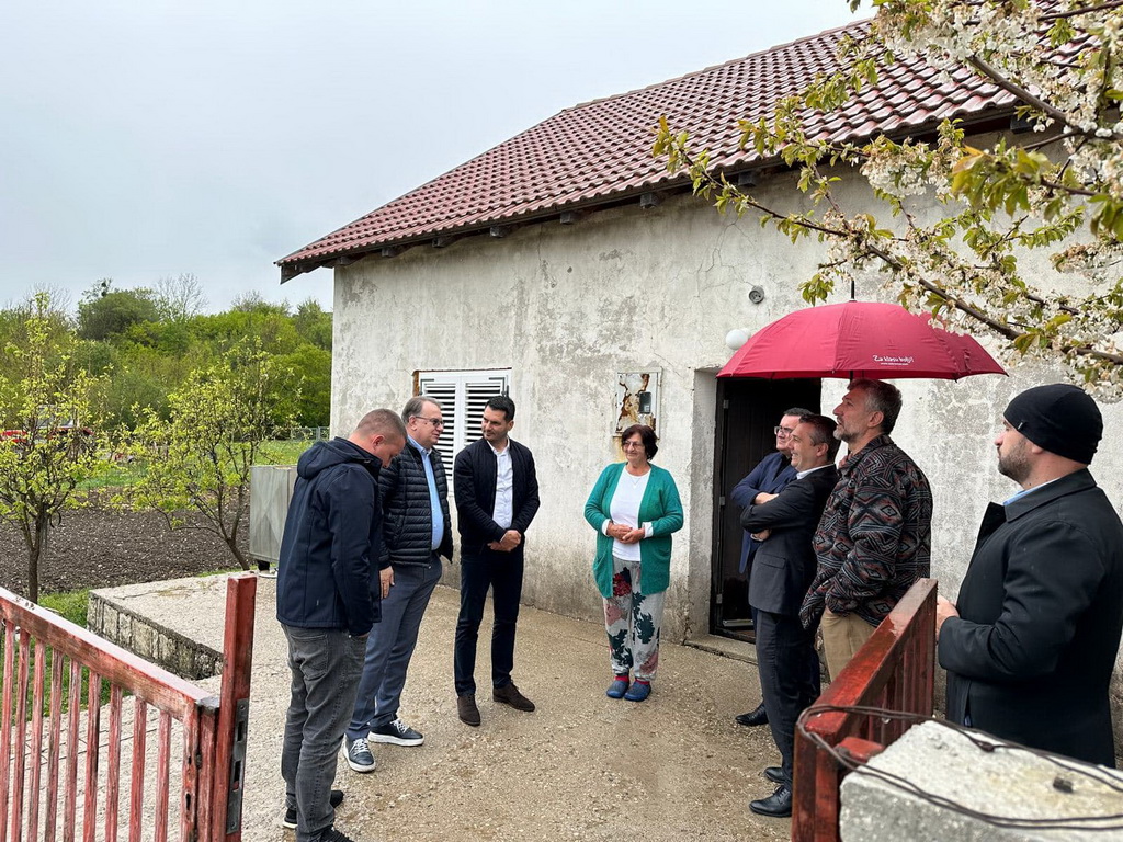 Nikšić i Dizdar u posjeti Gacku, dočekao ih Emir Spahić