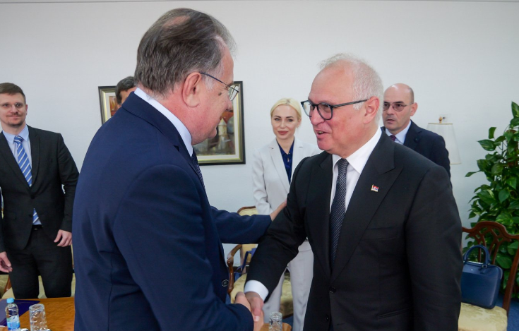 Nikšić i Vesić razgovarali o zajedničkim projektima 