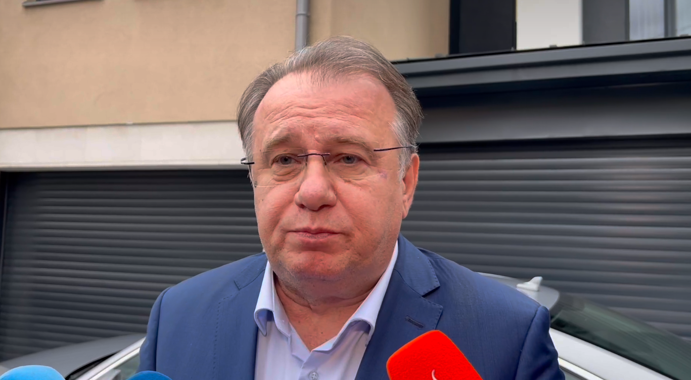 Nikšić: Jasno je da će Schmidt nametnuti odluku