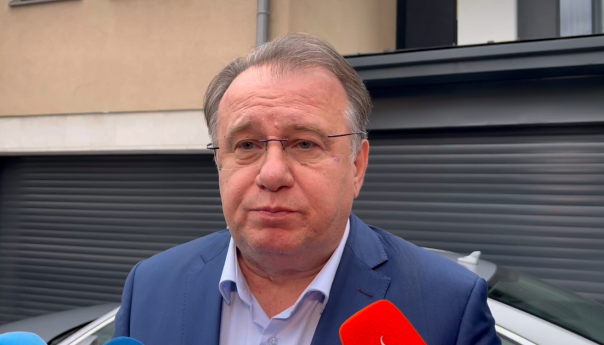 Nikšić: Jasno je da će Schmidt nametnuti odluku