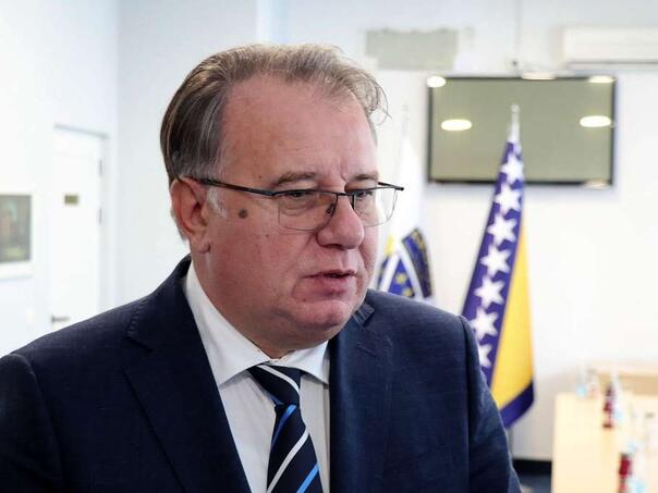 Nikšić, Mijatović, Dizdar i Lakić idu u Njemačku bodriti Zmajeve, troškove plaćaju sami
