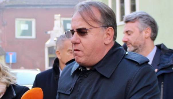 Nikšić: Na stolu je direktan izbor i brisanje etničkog prefiksa
