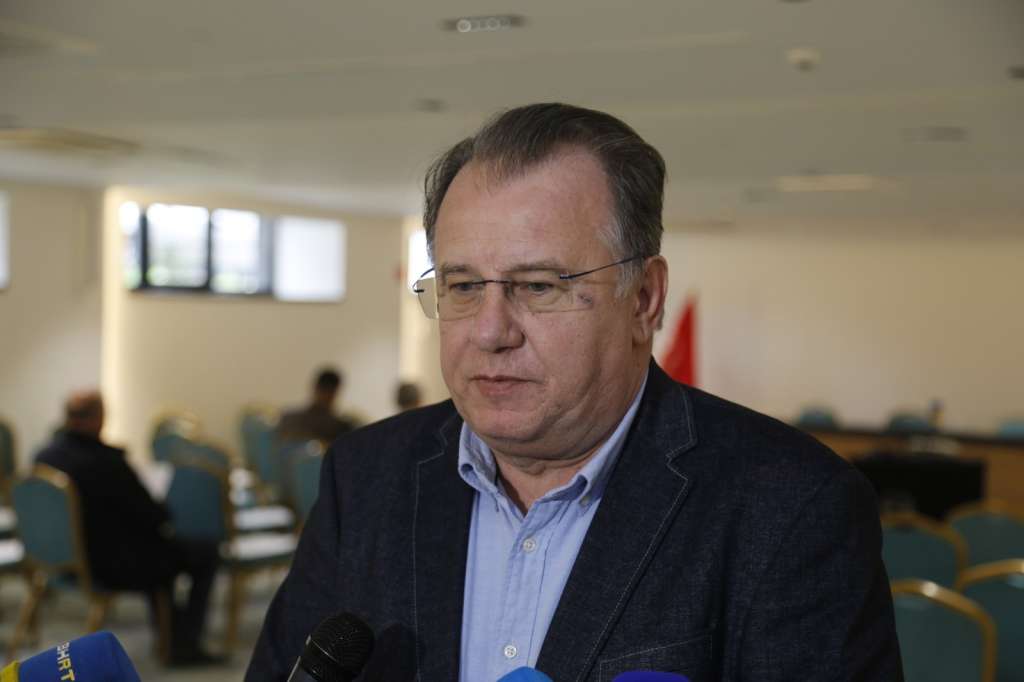 Nikšić: Nadam se da će Schmidt ovo riješiti nakon Uskrsa